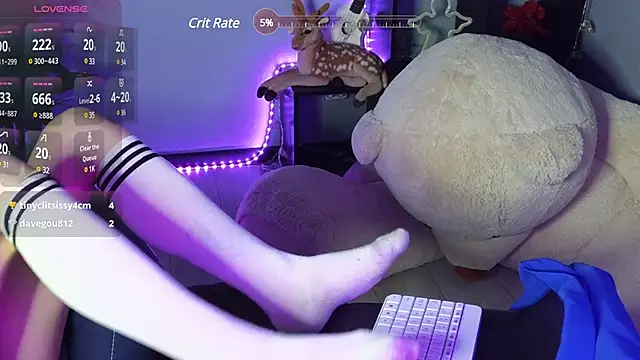 Snapshot of EmmaGallen chatting on 11, 3, 2025 EmmaGallen online show from 11, 3, 2025