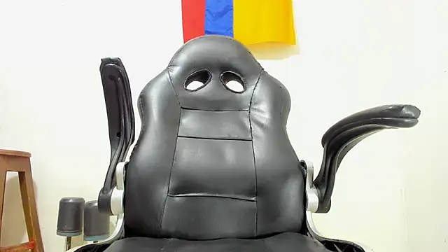 Snapshot of Dreamastercum_ chatting on 4, 7, 2026 Dreamastercum online show from 4, 7, 2026