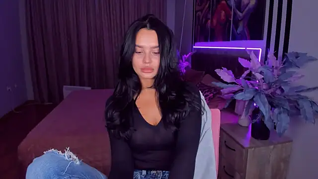 Snapshot of DanaSincere chatting on 4, 3, 2025 DanaSincere online show from 4, 3, 2025