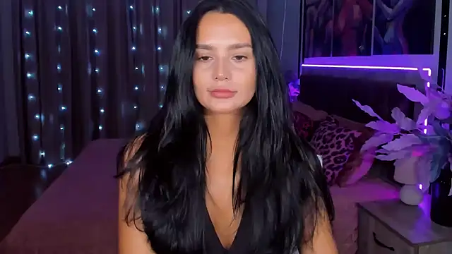 Snapshot of DanaSincere chatting on 14, 3, 2025 DanaSincere online show from 14, 3, 2025