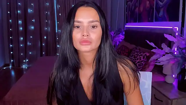 Snapshot of DanaSincere chatting on 14, 3, 2025 DanaSincere online show from 14, 3, 2025