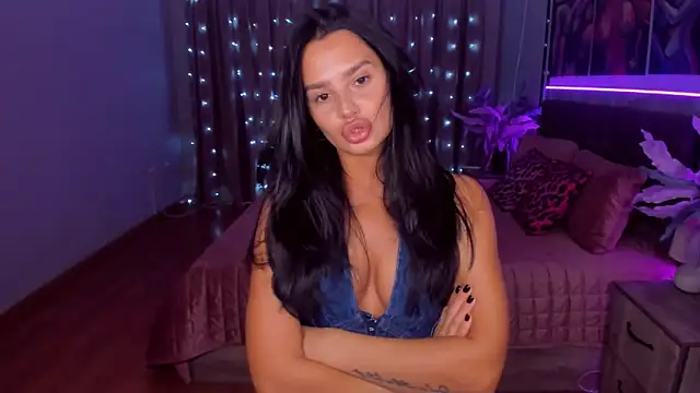 Snapshot of DanaSincere chatting on 18, 3, 2025 DanaSincere online show from 18, 3, 2025