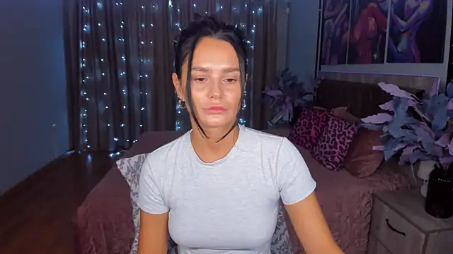 Snapshot of DanaSincere chatting on 13, 9, 2025 DanaSincere online show from 13, 9, 2025