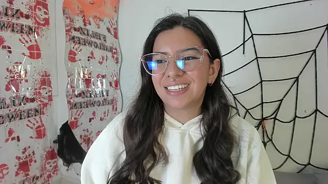 Snapshot of emilyy_cooperr chatting on 17, 10, 2025 emilyy cooperr online show from 17, 10, 2025