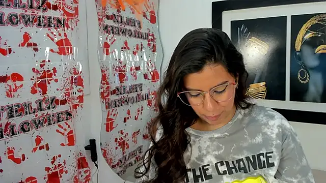 Snapshot of emilyy_cooperr chatting on 23, 10, 2025 emilyy cooperr online show from 23, 10, 2025