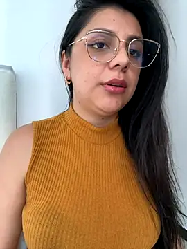 Snapshot of AliceGarc chatting on 10, 9, 2025 AliceGarc online show from 10, 9, 2025