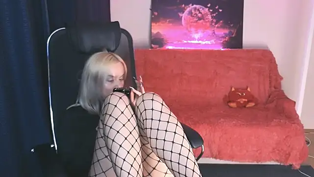 Miss Alice Silver online show from 19, 3, 2025