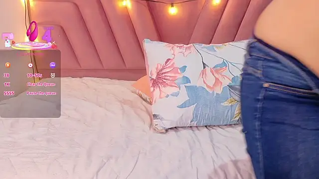 playfulcurvy online show from 2, 11, 2025