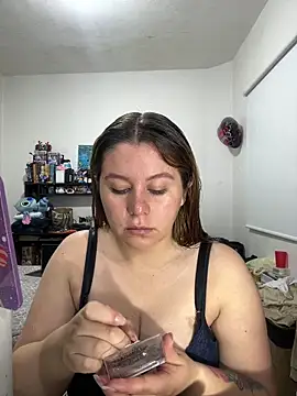 Snapshot of sarah_t1_ chatting on 6, 5, 2026 sarah t1 online show from 6, 5, 2026