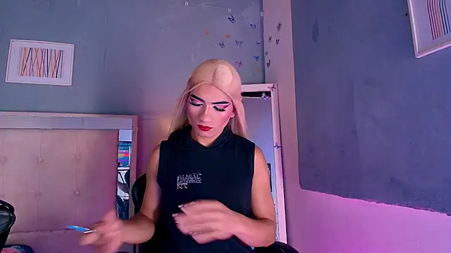 Snapshot of Emily_Castillo_1 chatting on 6, 7, 2026 Emily Castillo 1 online show from 6, 7, 2026