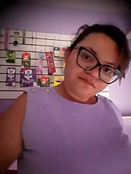 Snapshot of viviksmel chatting on 7, 5, 2026 viviksmel online show from 7, 5, 2026