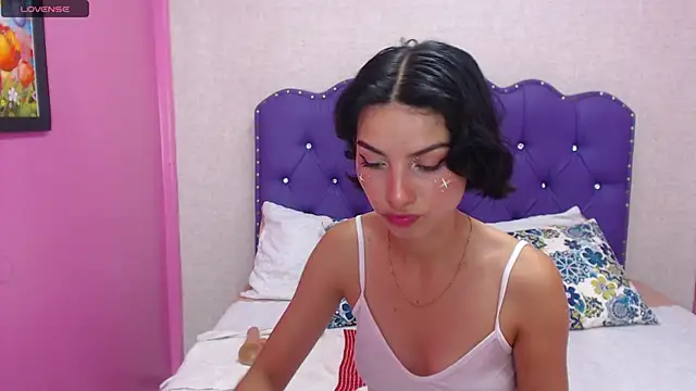Emilly Copers online show from 10, 3, 2025