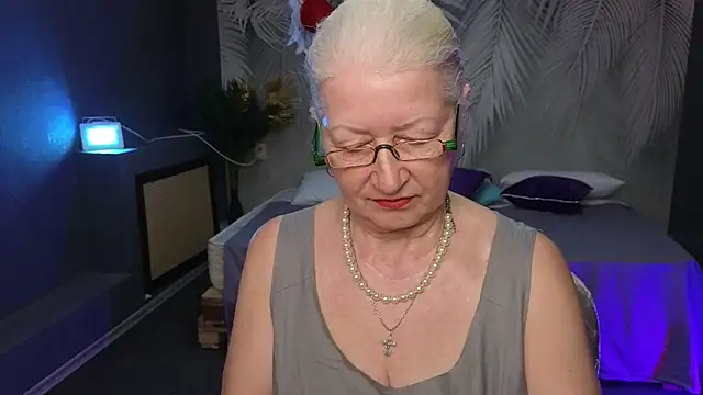 Maya Mayflower online show from 13, 3, 2025