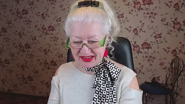 Maya Mayflower online show from 21, 12, 2025