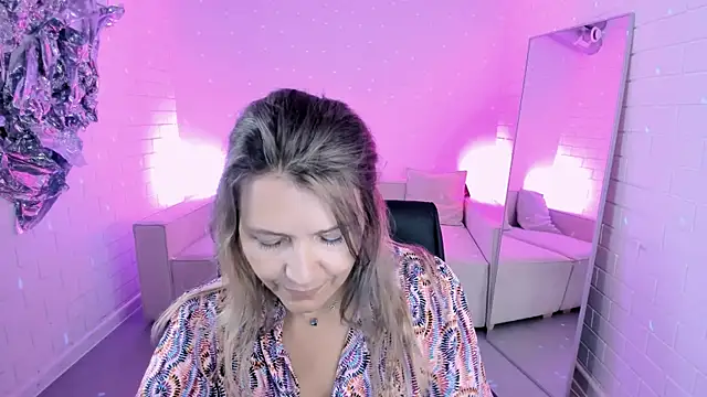 Snapshot of NicoleHitman chatting on 29, 6, 2026 NicoleHitman online show from 29, 6, 2026