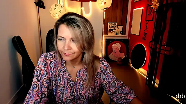 Snapshot of NicoleHitman chatting on 26, 7, 2026 NicoleHitman online show from 26, 7, 2026