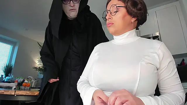 Snapshot of realtoxxxxmaria chatting on 30, 10, 2025 realtoxxxxmaria online show from 30, 10, 2025