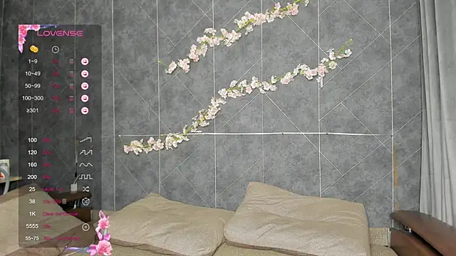 Snapshot of EvaTheHeart chatting on 15, 11, 2025 EvaTheHeart online show from 15, 11, 2025