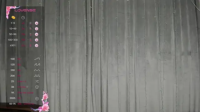 Snapshot of EvaTheHeart chatting on 14, 12, 2025 EvaTheHeart online show from 14, 12, 2025