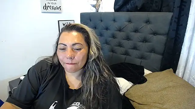Snapshot of dihayara chatting on 4, 7, 2026 dihayara online show from 4, 7, 2026