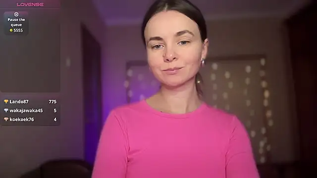 Snapshot of lanaloulou chatting on 30, 9, 2025 lanaloulou online show from 30, 9, 2025
