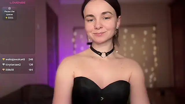 Snapshot of lanaloulou chatting on 1, 11, 2025 lanaloulou online show from 1, 11, 2025