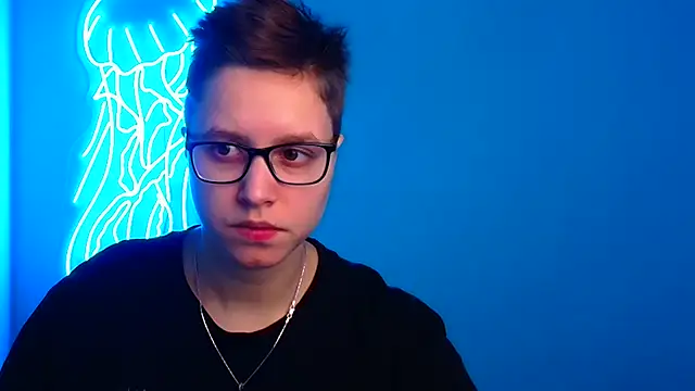 Bella Swannn online show from 8, 3, 2025