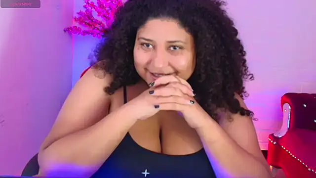 Snapshot of Ayliinn_ chatting on 5, 7, 2026 Ayliinn online show from 5, 7, 2026