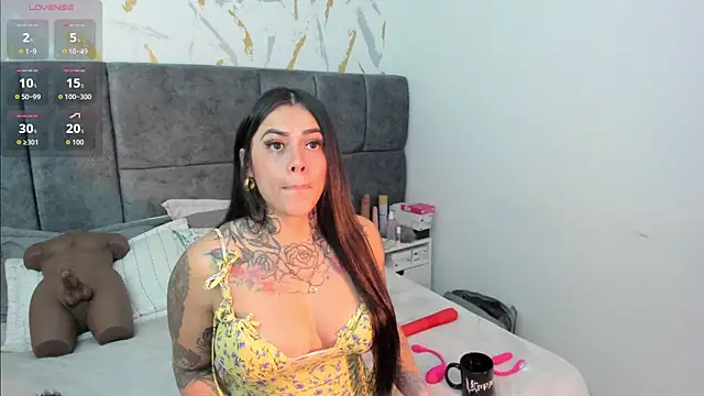 Cristal Velle online show from 14, 4, 2026