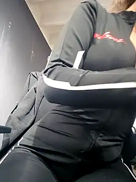 Isabella Varella online show from 25, 9, 2025