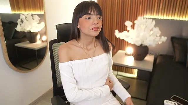 ZaraLuuv online show from 2, 11, 2025