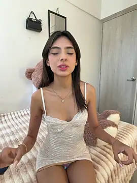 ZaraLuuv online show from 3, 3, 2026