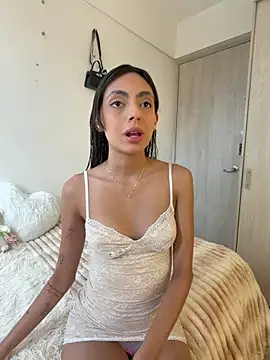 Snapshot of ZaraLuuv chatting on 19, 5, 2026 ZaraLuuv online show from 19, 5, 2026