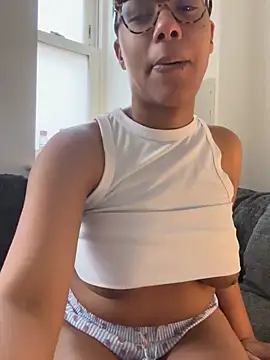 Snapshot of Melia_Rayne chatting on 10, 1, 2026 Melia Rayne online show from 10, 1, 2026