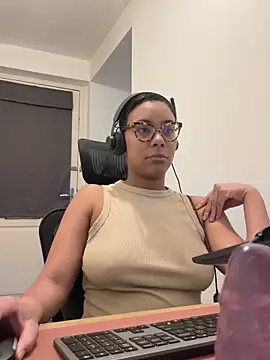 Snapshot of Melia_Rayne chatting on 16, 1, 2026 Melia Rayne online show from 16, 1, 2026