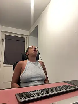 Melia Rayne online show from 22, 7, 2026