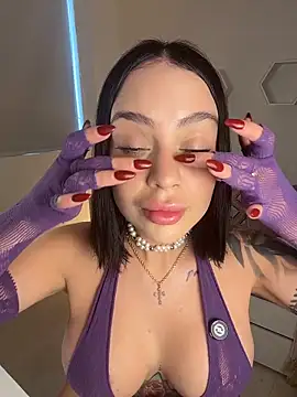 ValentinaMilann online show from 5, 4, 2026