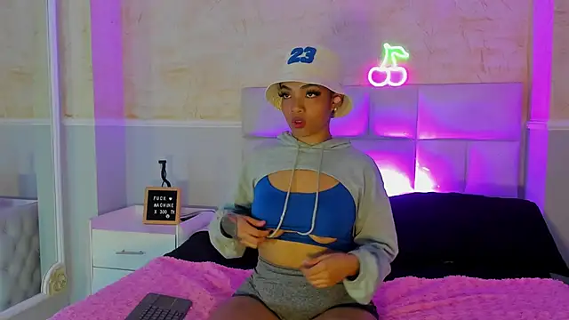 SarahLynn7 online show from 14, 3, 2025