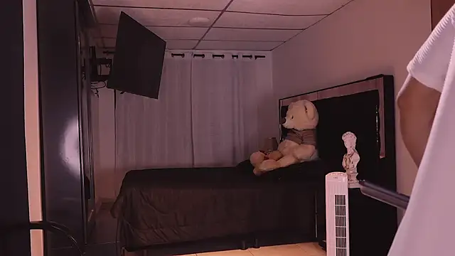 ErosKhaos online show from 5, 10, 2025