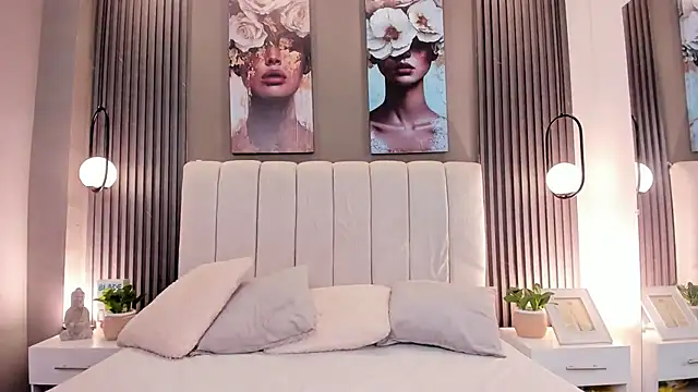 GiannaColling1 online show from 12, 1, 2026