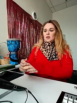 Juicy PeachLux online show from 12, 11, 2025