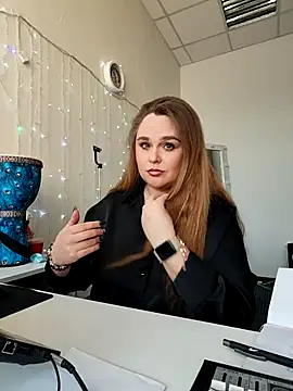 Juicy PeachLux online show from 18, 2, 2026