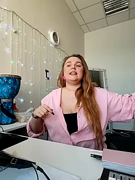 Juicy PeachLux online show from 19, 2, 2026