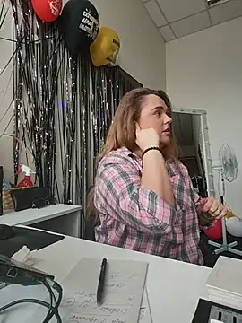 Juicy PeachLux online show from 5, 6, 2026