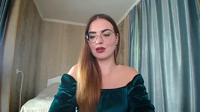 Snapshot of Leila_Kissyu chatting on 3, 10, 2025 Leila Kissyu online show from 3, 10, 2025