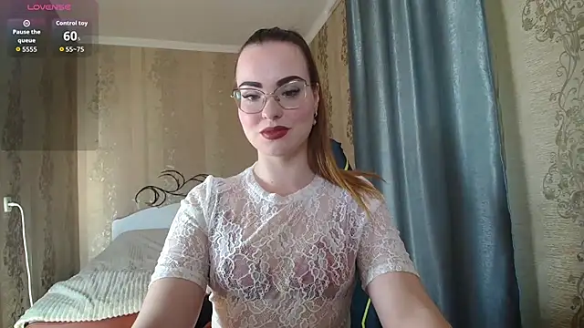 Snapshot of Leila_Kissyu chatting on 4, 5, 2026 Leila Kissyu online show from 4, 5, 2026