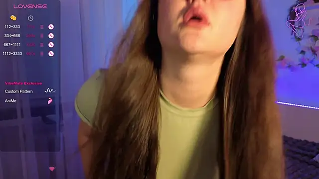 MiraLuccian online show from 8, 9, 2025