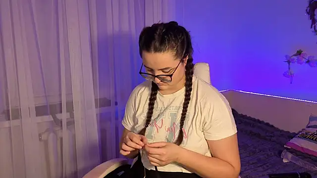 MiraLuccian online show from 21, 9, 2025