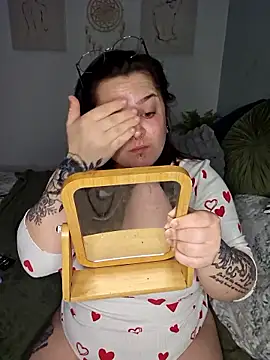 Saucy-Serenity online show from 5, 1, 2026