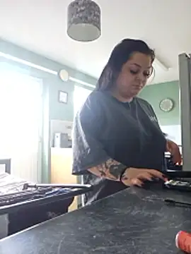 Saucy-Serenity online show from 11, 4, 2026